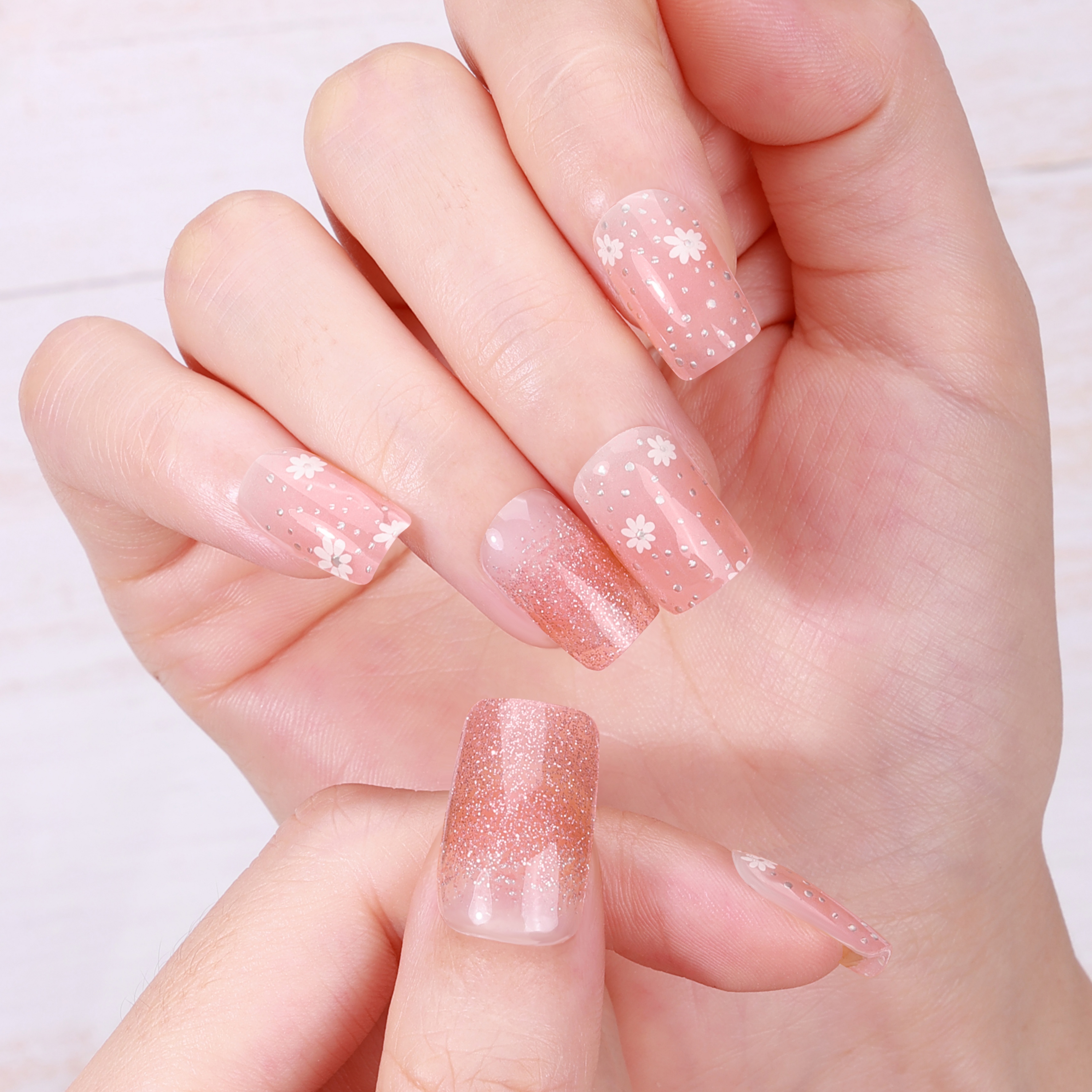 Blush Glitter Daisy Accent Gel Nail Wraps – Soft Sparkle for Fresh Nails