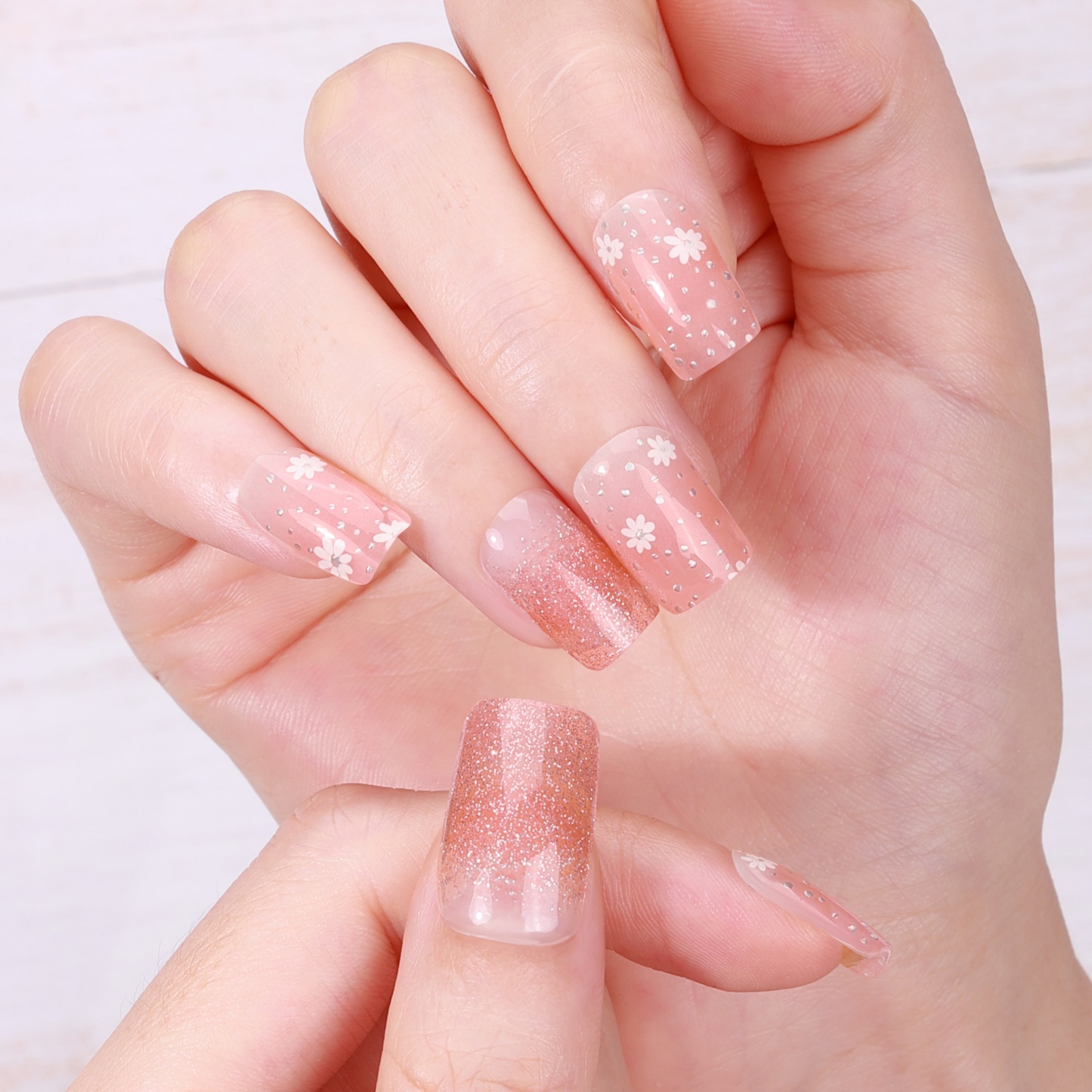 Blush Glitter Daisy Accent Gel Nail Wraps – Soft Sparkle for Fresh Nails