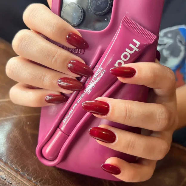 Crimson Luxe Gel Nail Wraps – Elevate Your Style with Sophisticated Red