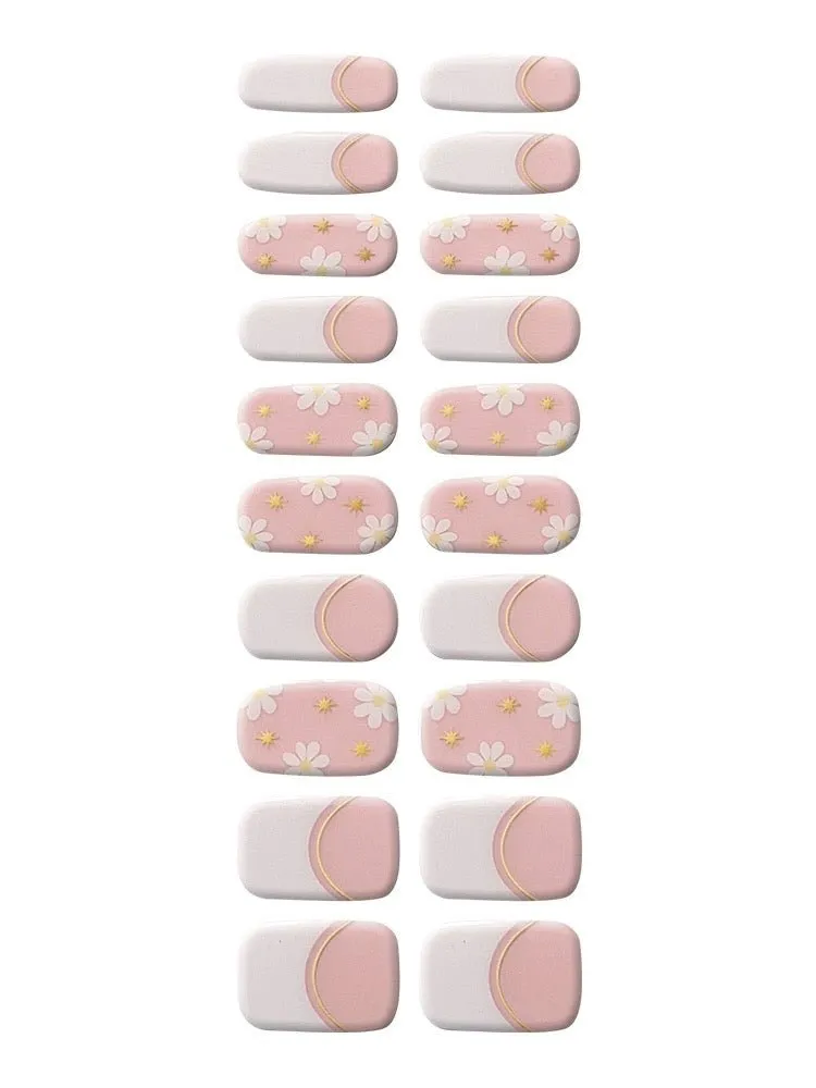 Daisy Charm Gel Nail Wraps with white flower and gold accents for a chic and fresh manicure.