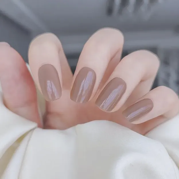 Mocha Latte Gel Nail Wraps featuring a soft brown neutral tone, perfect for an effortless chic manicure.