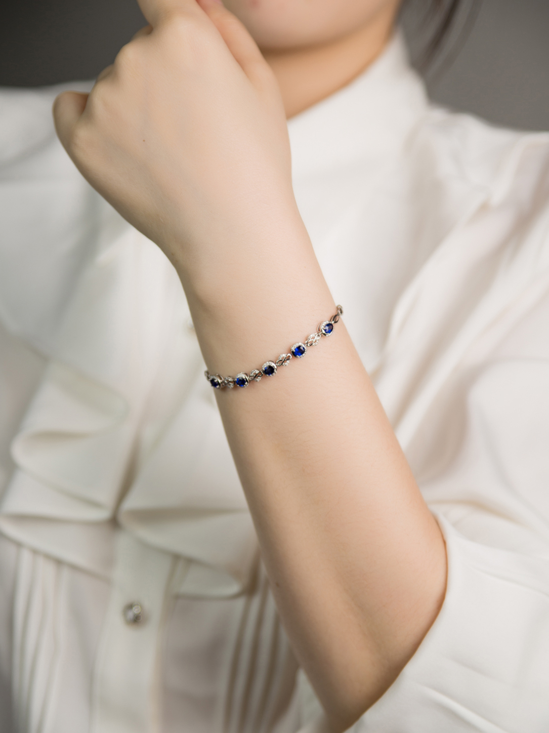 18K White Gold Sapphire Diamond Bracelet 