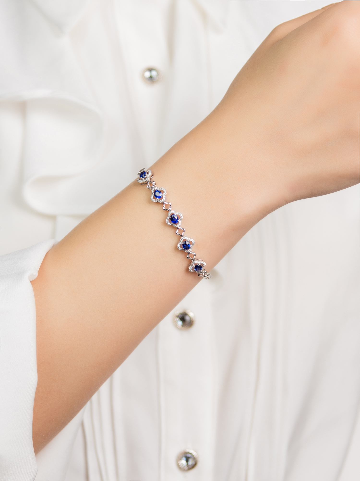 AU750 Gold Sapphire Diamond Bracelet – Style S-DAA32956