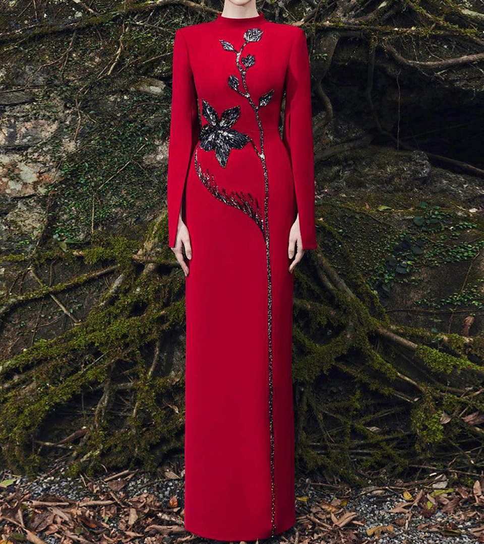 Luxury Black Satin A-Line Evening Gown with Beaded Sweetheart Neckline