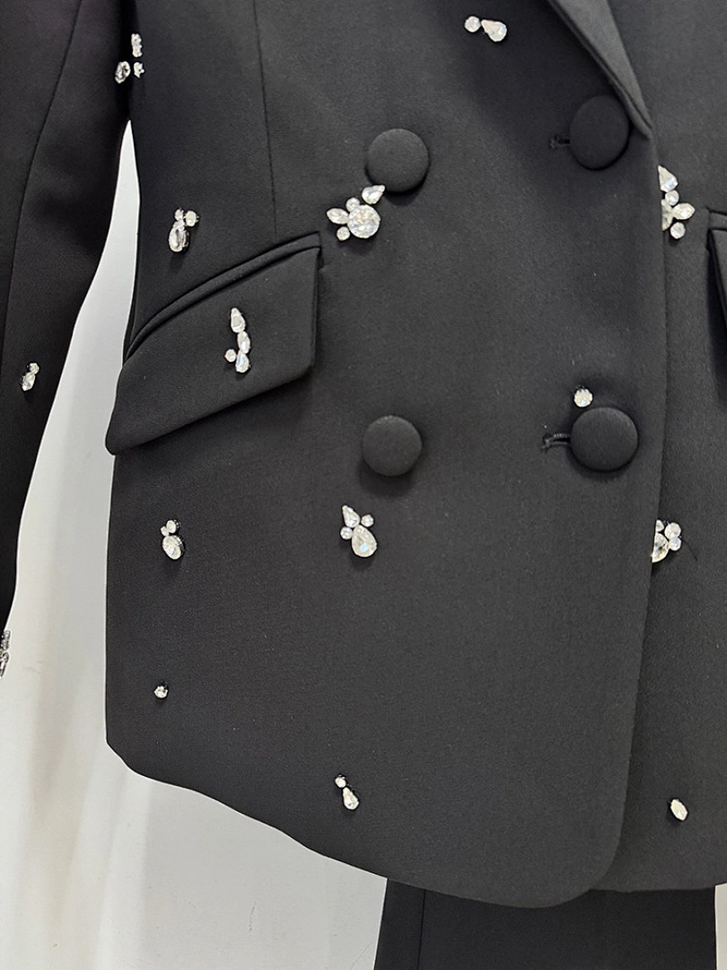 Luxury Black Satin Mermaid Evening Gown with Beaded Sweetheart Neckline