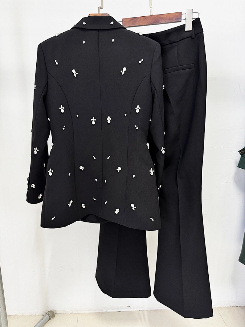 Luxury Black Satin Mermaid Evening Gown with Beaded Sweetheart Neckline