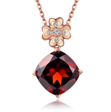 Tender and gentle, like flowing water: 18K rose gold pendant with garnet.