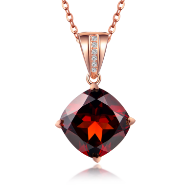 Tender and gentle, like flowing water: 18K rose gold pendant with garnet.
