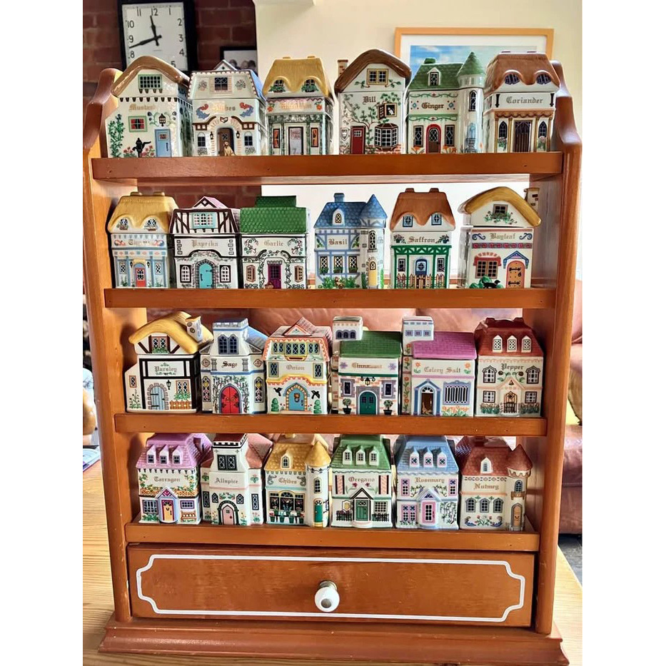 Lenox spice village 1994