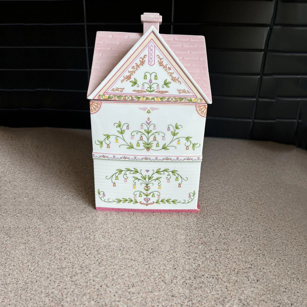 Lenox Spice Village Sugar Cottage Jar Canister 1990 Pink MINT