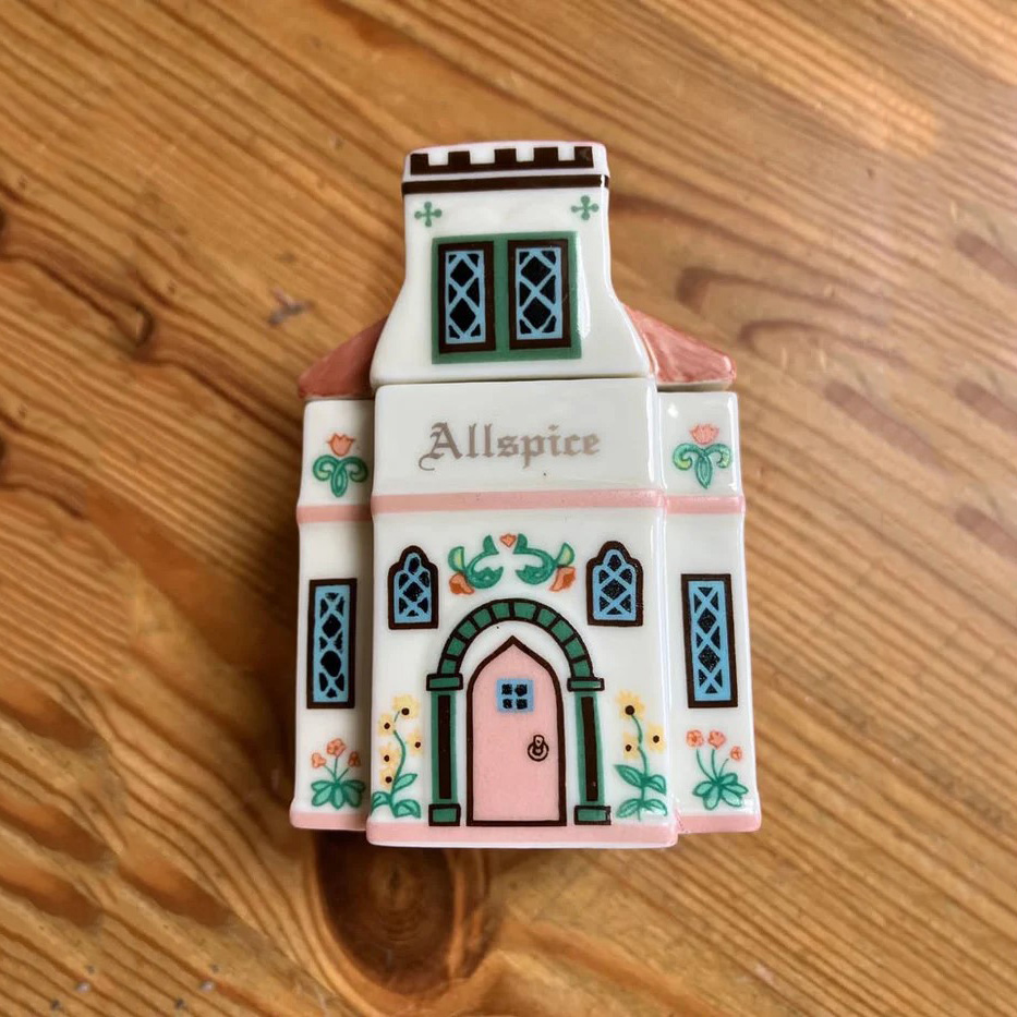 Lenox spice village 1994