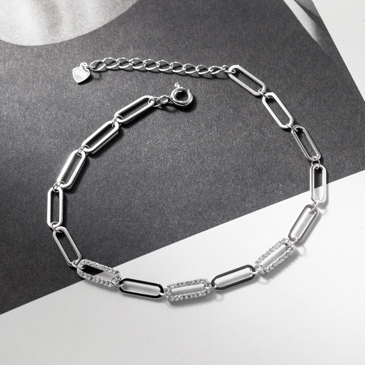 Fashion S925 Sterling Silver Bracelet with Cubic Zirconia Simple Style for Women