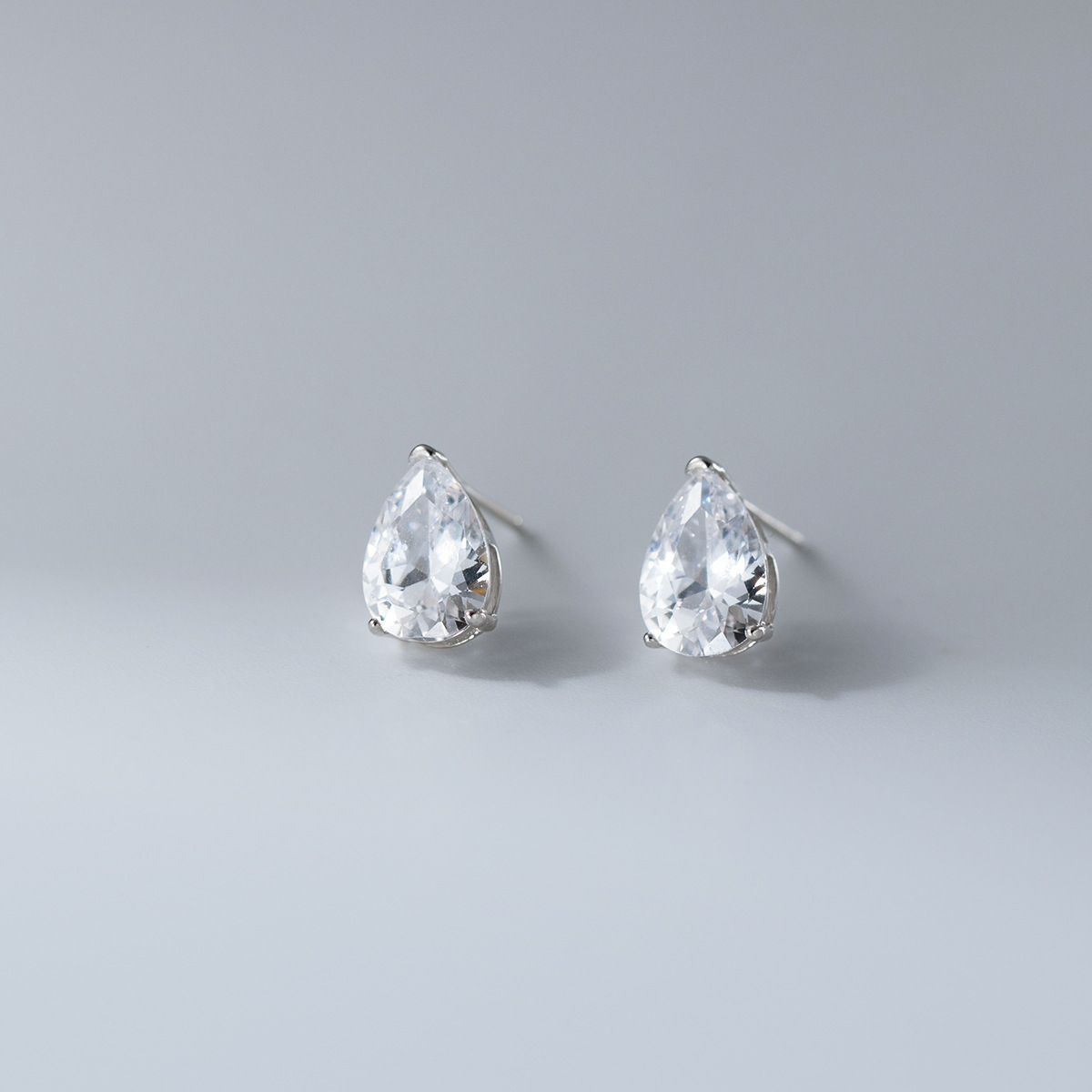 S925 Sterling Silver Stud Earrings Jewelry with Cubic Zirconia Fashion Design for Women