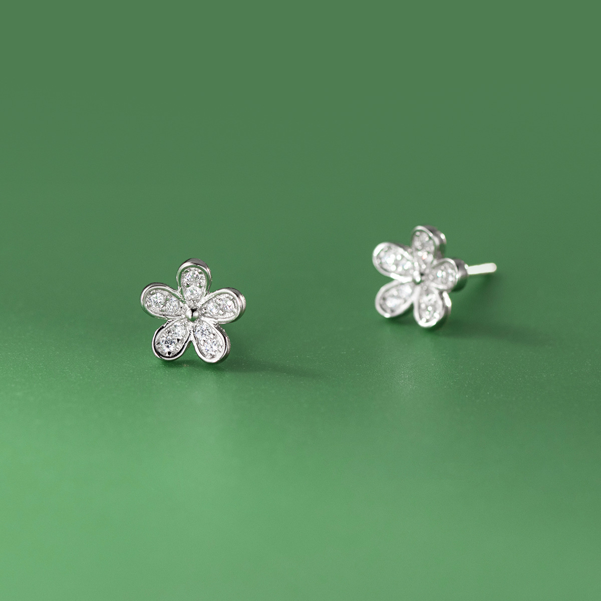 S925 Sterling Silver Stud Earrings Jewelry with Cubic Zirconia Fashion Design for Women