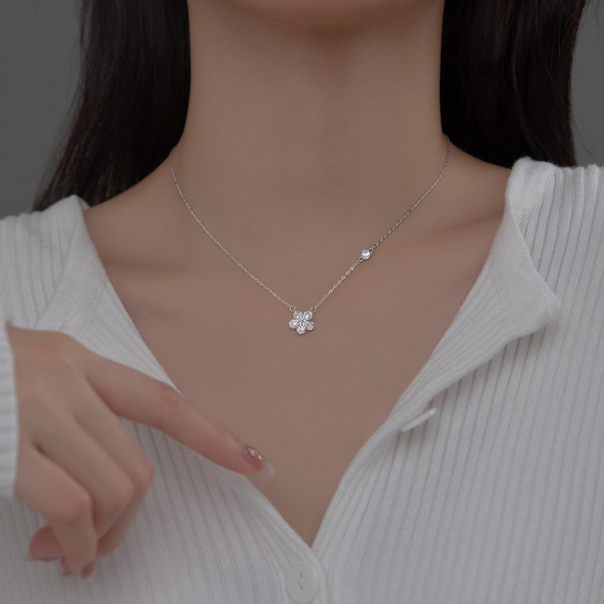 S925 Sterling Silver Flower Pendant Necklace Jewelry with Cubic Zirconia Daily Style