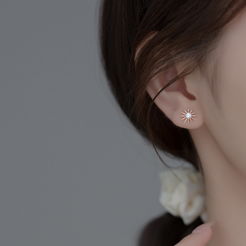 [Copy]S925 Sterling Silver Heart Stud Earrings with Cubic Zircon Elegant Design for Women