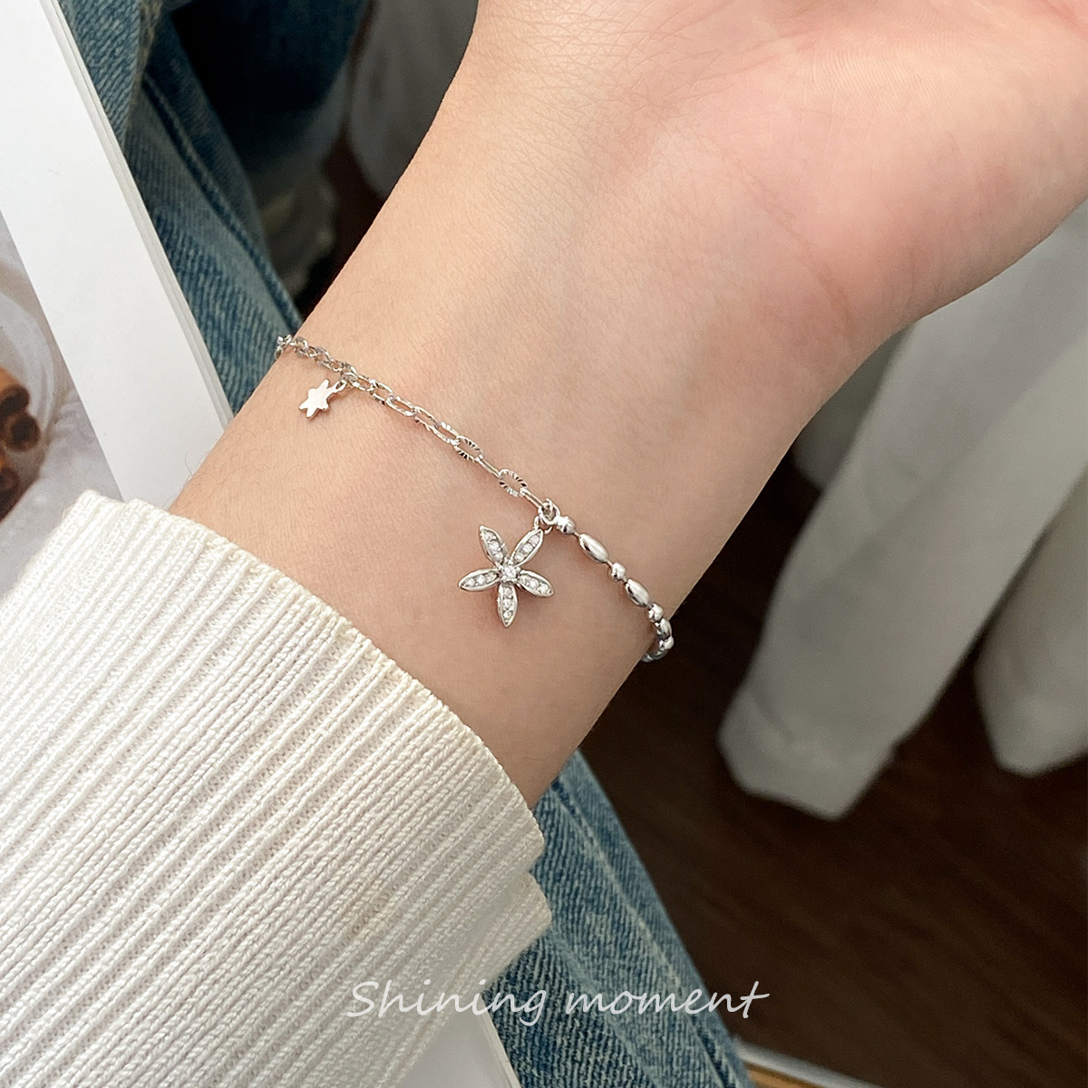 Fashion S925 Sterling Silver Bracelet with Cubic Zirconia Simple Style for Women