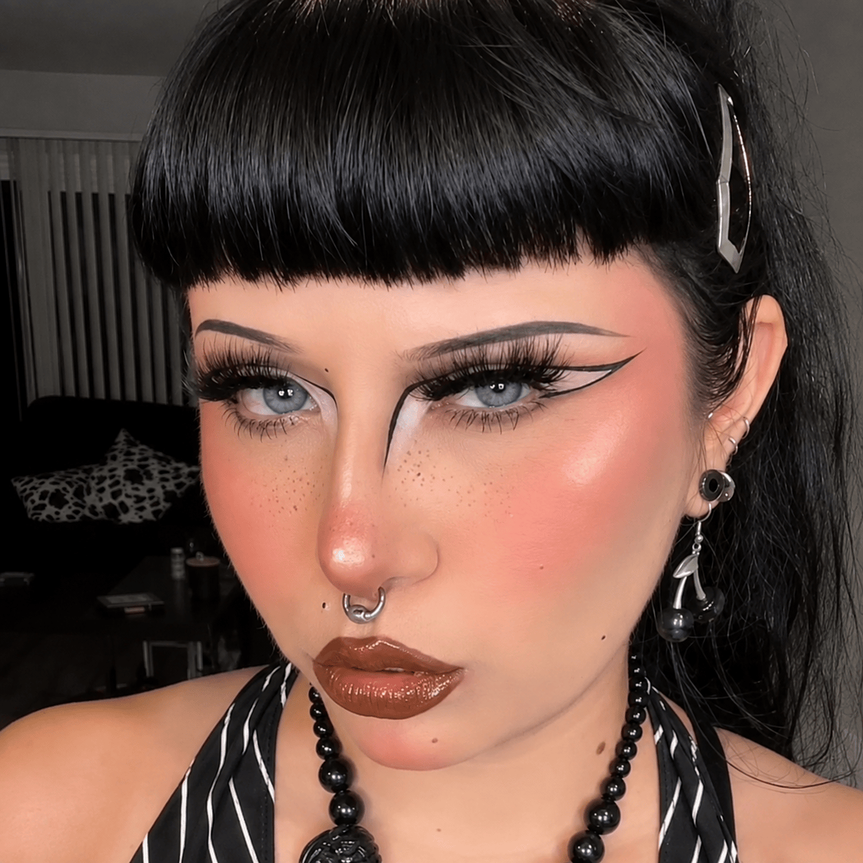 Coleyes Crystal Blue Yearly Prescription Colored Contacts - image 3