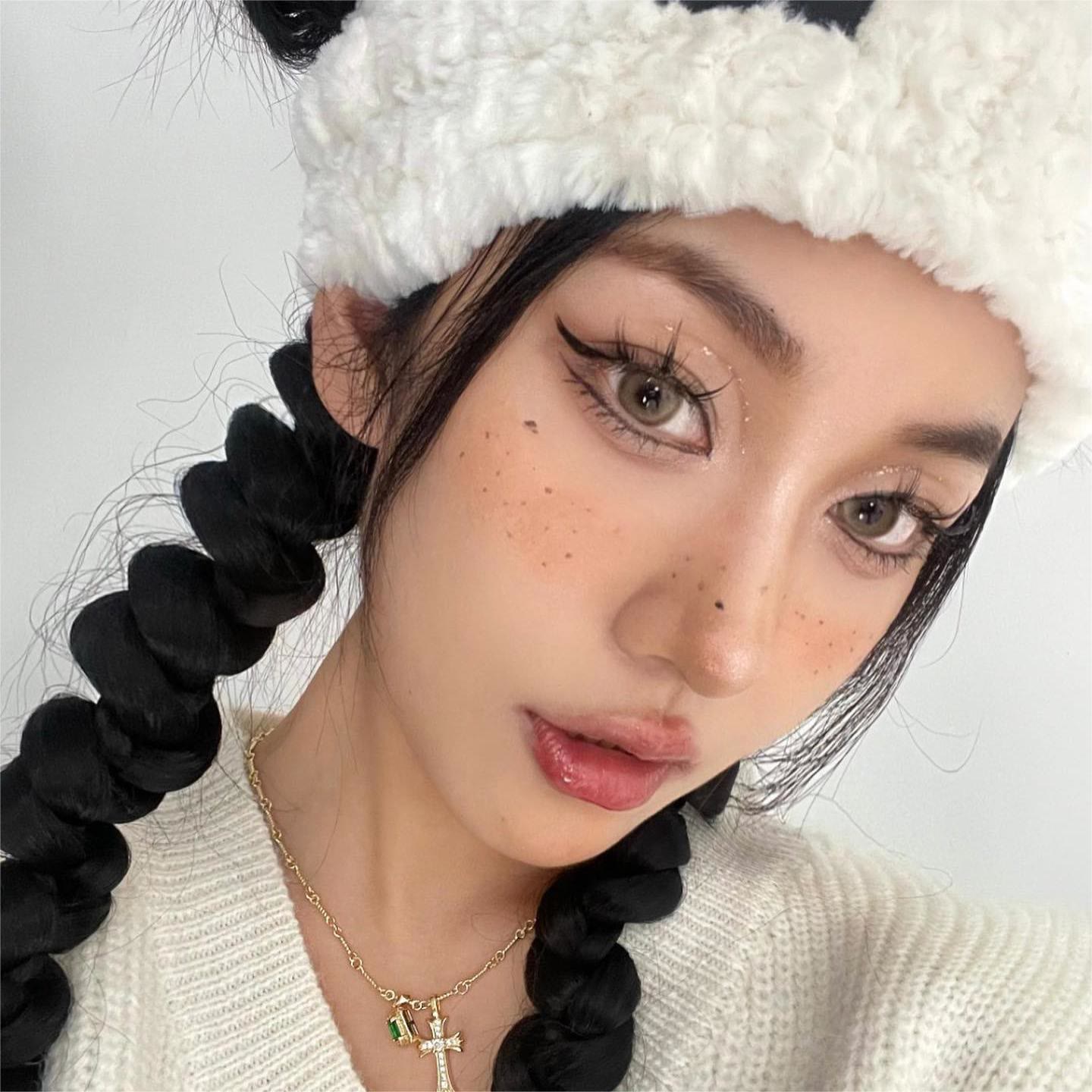 Coleyes Hybrid Brown Yearly Colored Contacts - image 8
