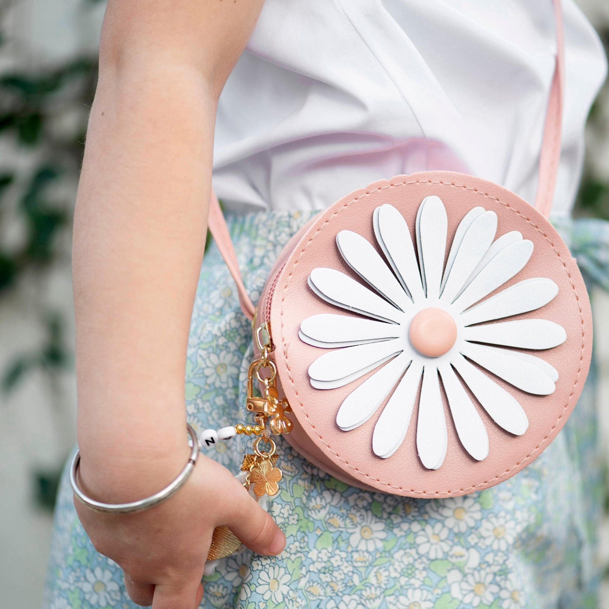 daisyです Personalized Girls Daisy Flower Purse & Sunglasses Set | KKBag16