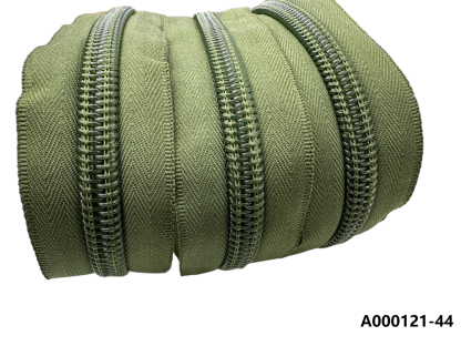Custom Long Chain Nylon Zipper Roll Factory European Wholesale Price