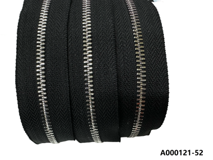 Customized 5# 8# 10# Metal Zippers Long Chain For Clothing Jeans Bags Plating Coil Nickel Brass Durable High Quality Zips Rolls