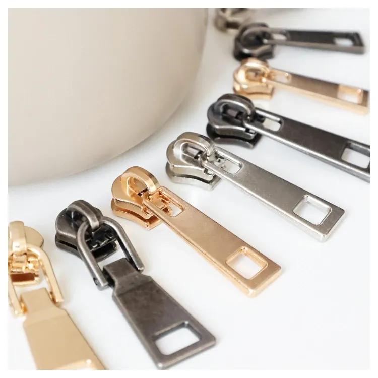 Custom Zipper Heads Size 5 Zipper Pull Colorful Movable Plating Zinc Alloy Slider For Bag Custom Logo Train Head Slider