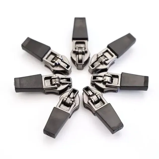 Custom Zipper Pull Head YG Slider Reversible Metal Slider PVC Rubber Puller For Clothing Bag Waterproof Zipper 4YG Slider Puller