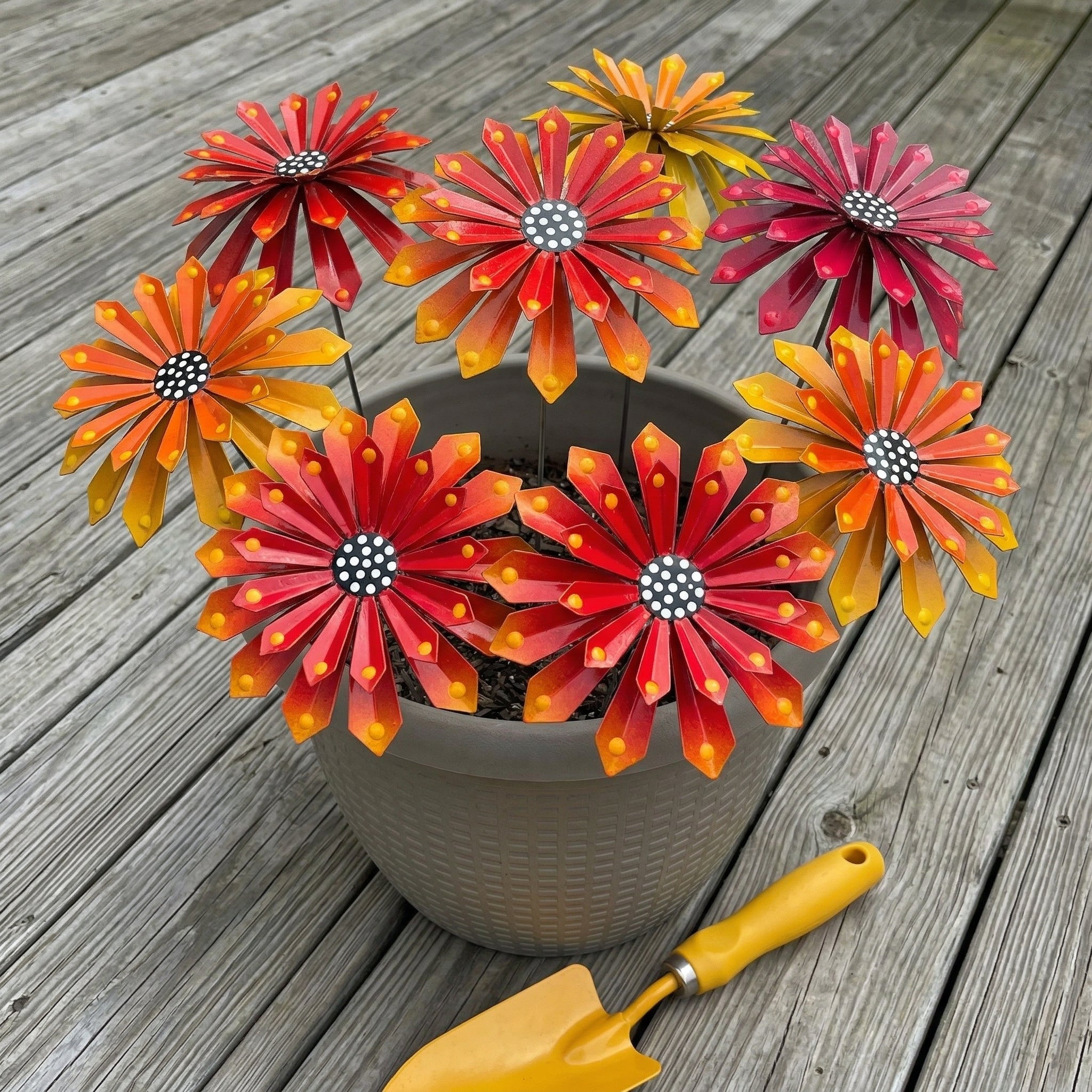 Metal Zinnia Flower Garden Stake