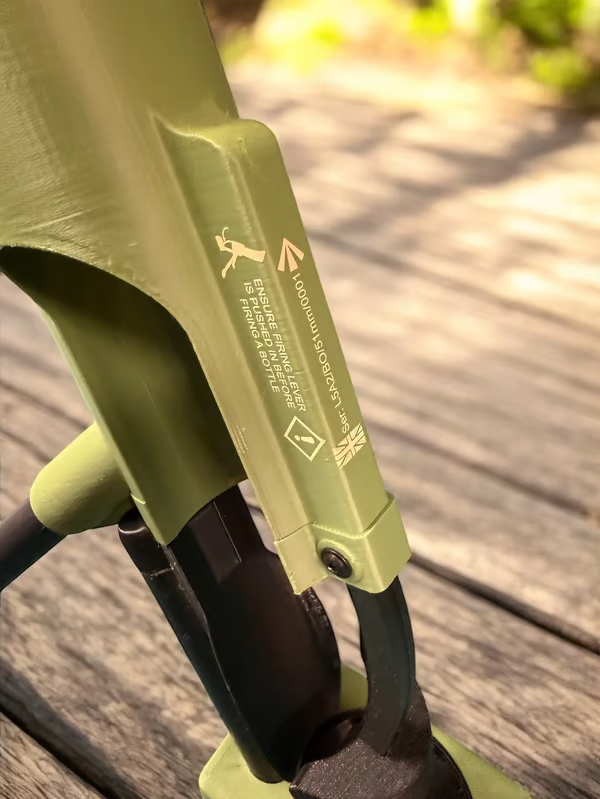 🚀 51mm Beer Bottle Mortar Bottle Opener 🍻– Novelty Cap-Launching Desk & Bar Accessory