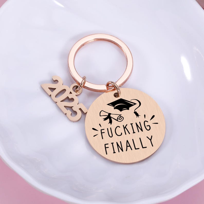 👨‍🎓🎁Funny Graduation Keychain Gift