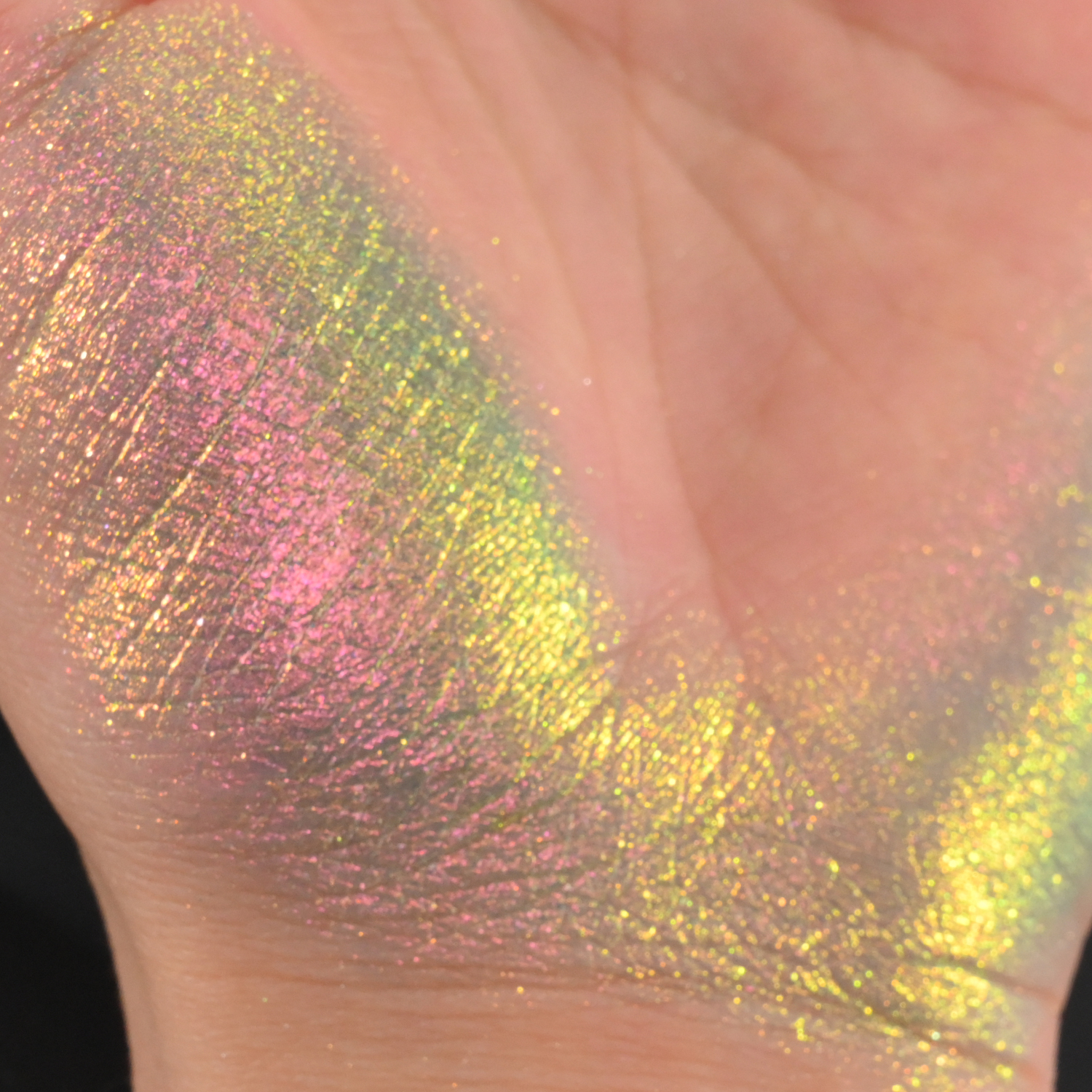 Arctic Aurora | Pigmented Multichrome Eyeshadow