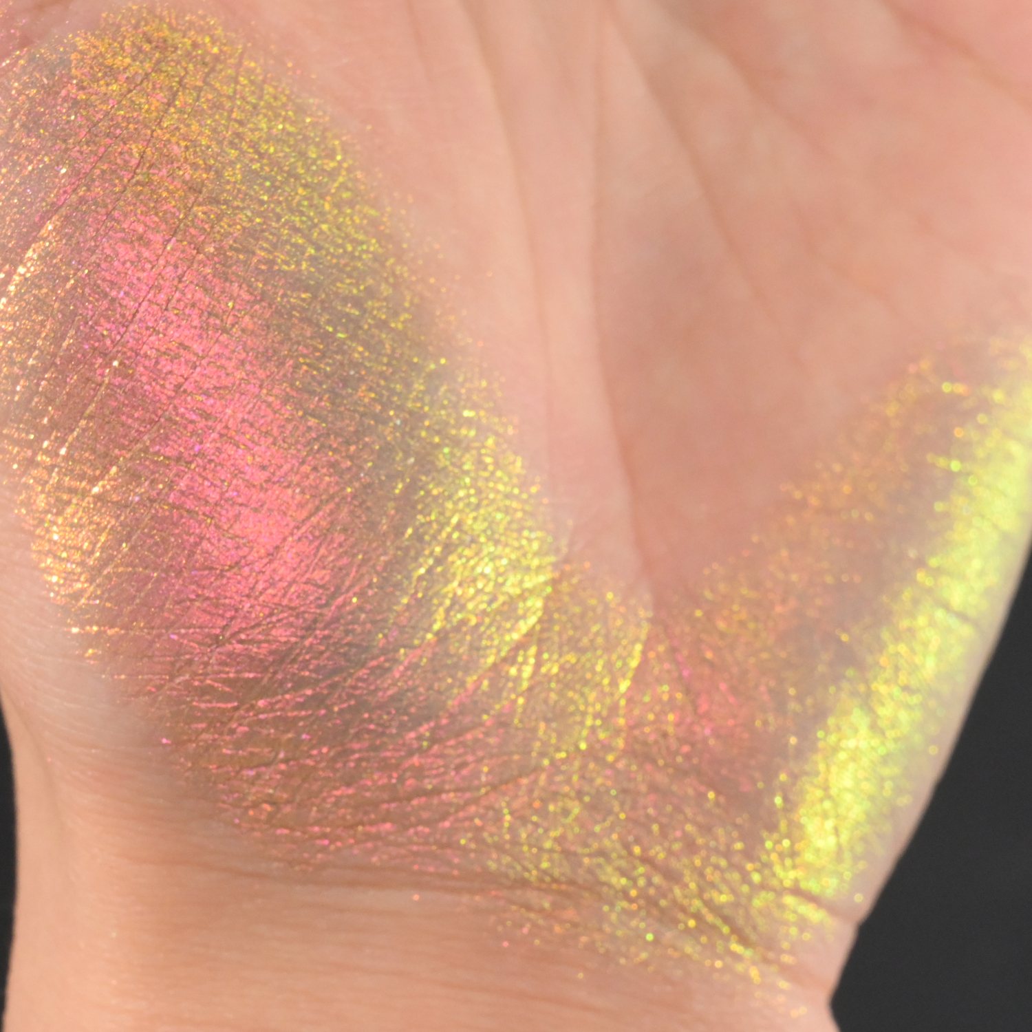 Nebula Rose | Pigmented Multichrome Eyeshadow