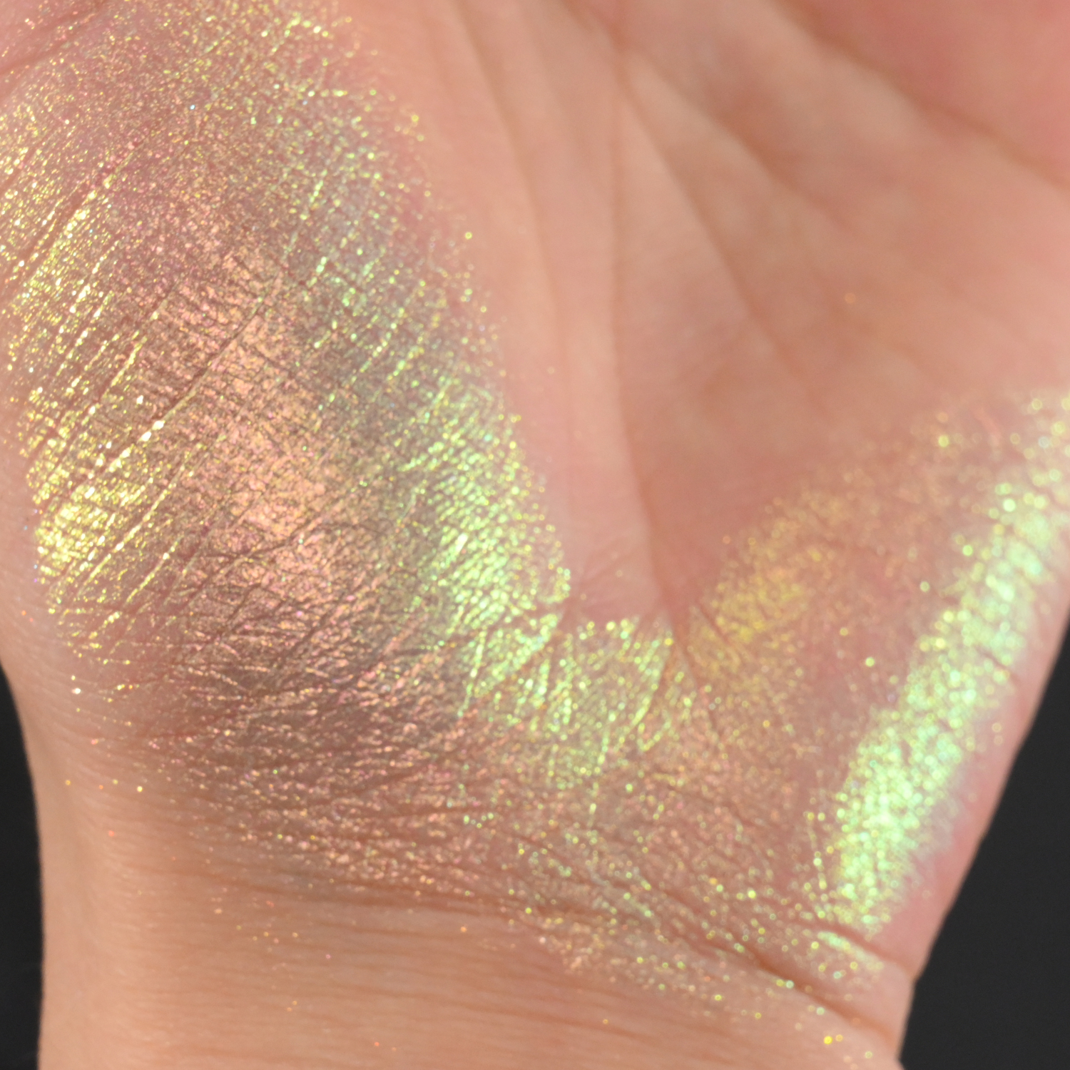 Aurora Shift | Pigmented Multichrome Eyeshadow