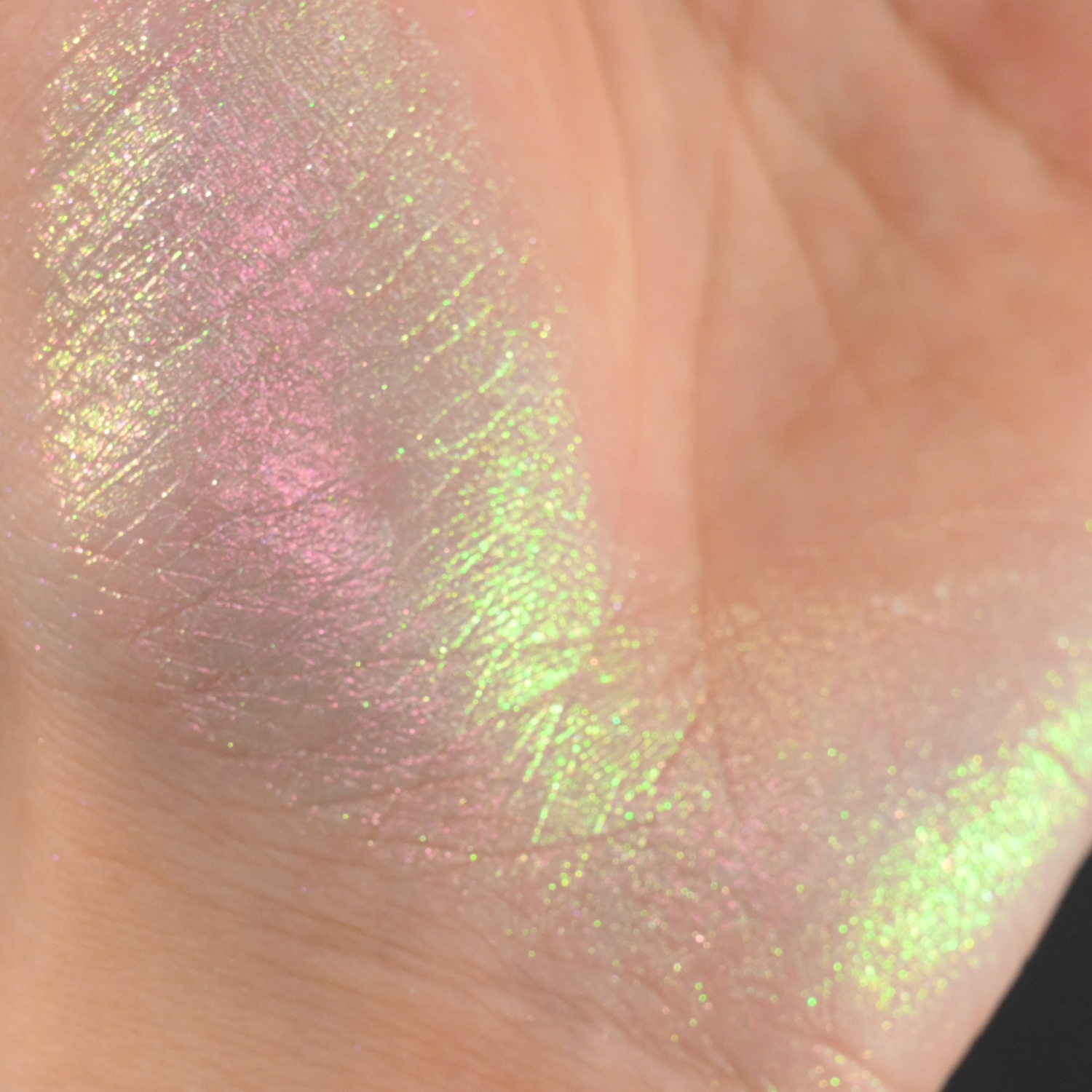 Poetry Café | Pigmented Multichrome Eyeshadow