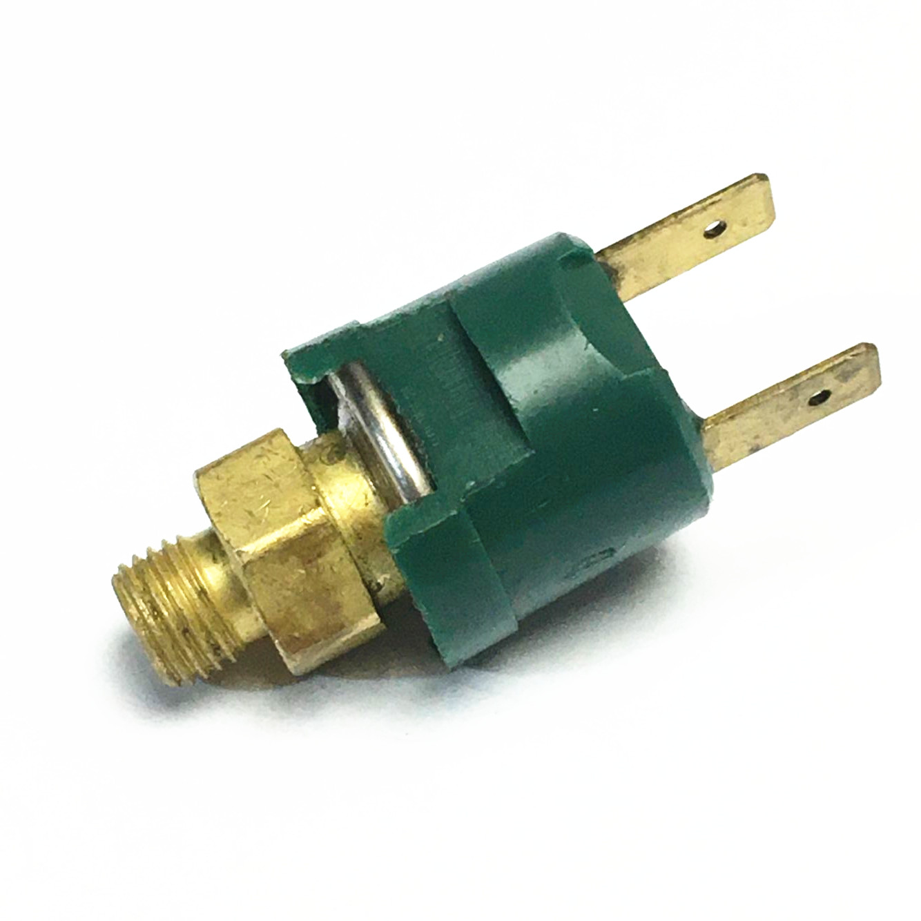 20PS05-0026 012-V10 087R13 942A939000059  A/C Pressure Sensor