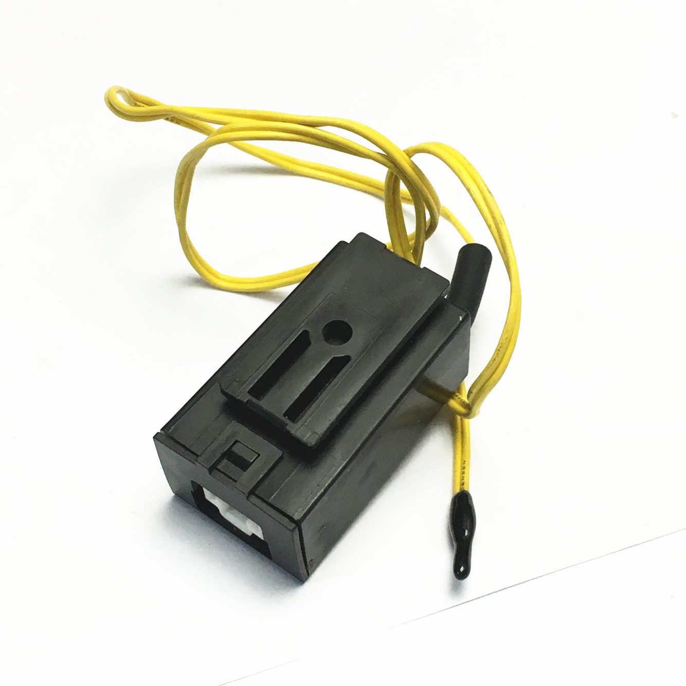 Mitsubishi Auto Parts Outdoor Temperature Sensor Sensor MR460499 CSA531C004B