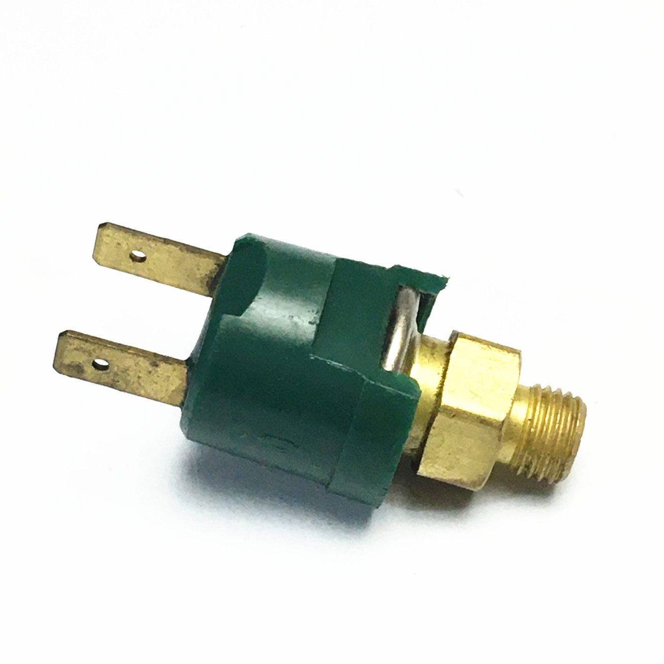 20PS05-0026 012-V10 087R13 942A939000059  A/C Pressure Sensor
