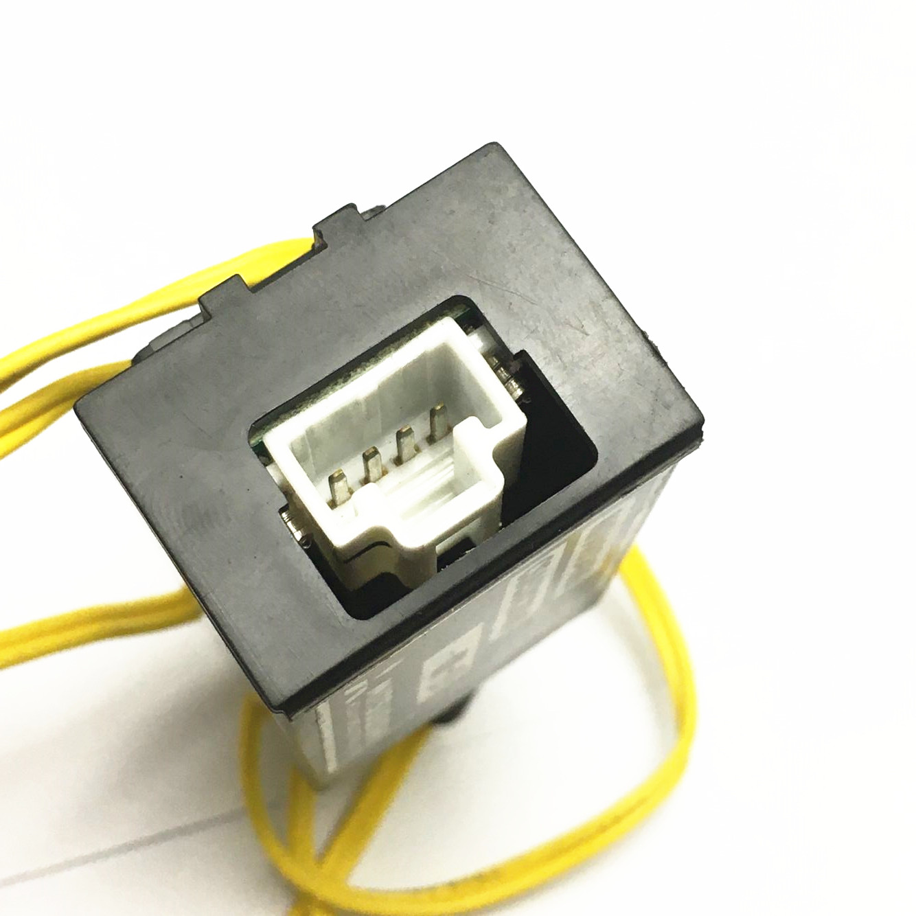 Mitsubishi Auto Parts Outdoor Temperature Sensor Sensor MR460499 CSA531C004B