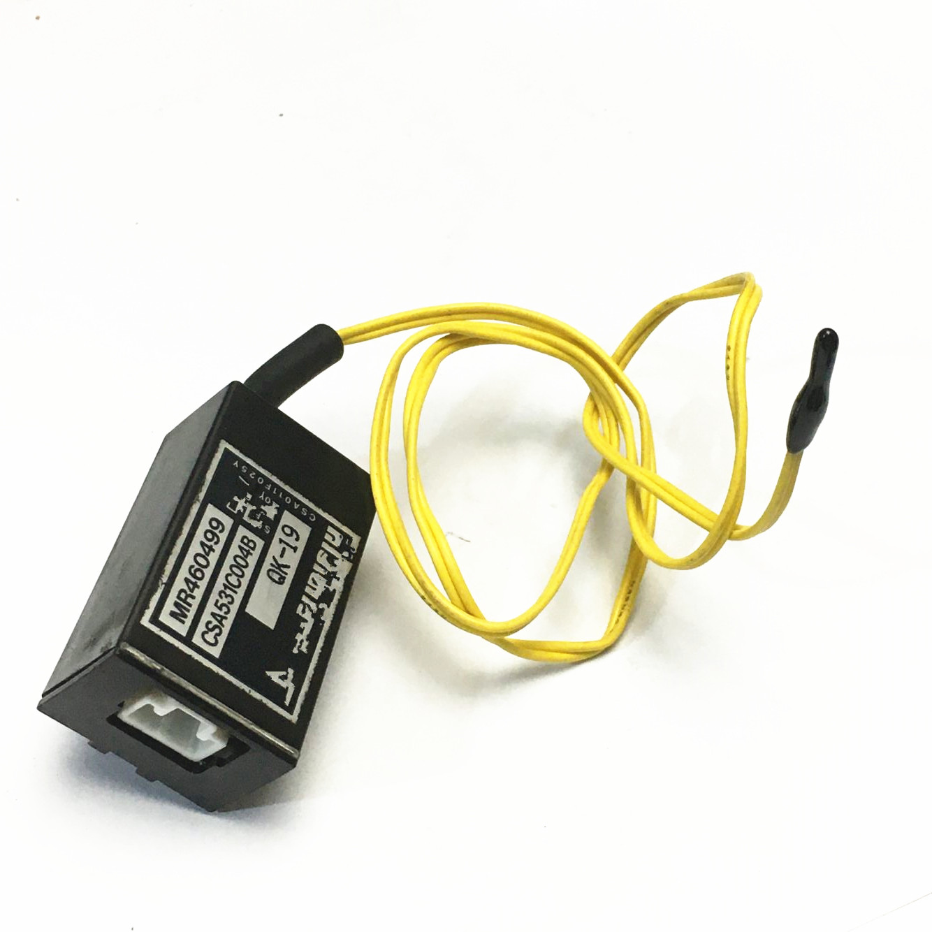 Mitsubishi Auto Parts Outdoor Temperature Sensor Sensor MR460499 CSA531C004B