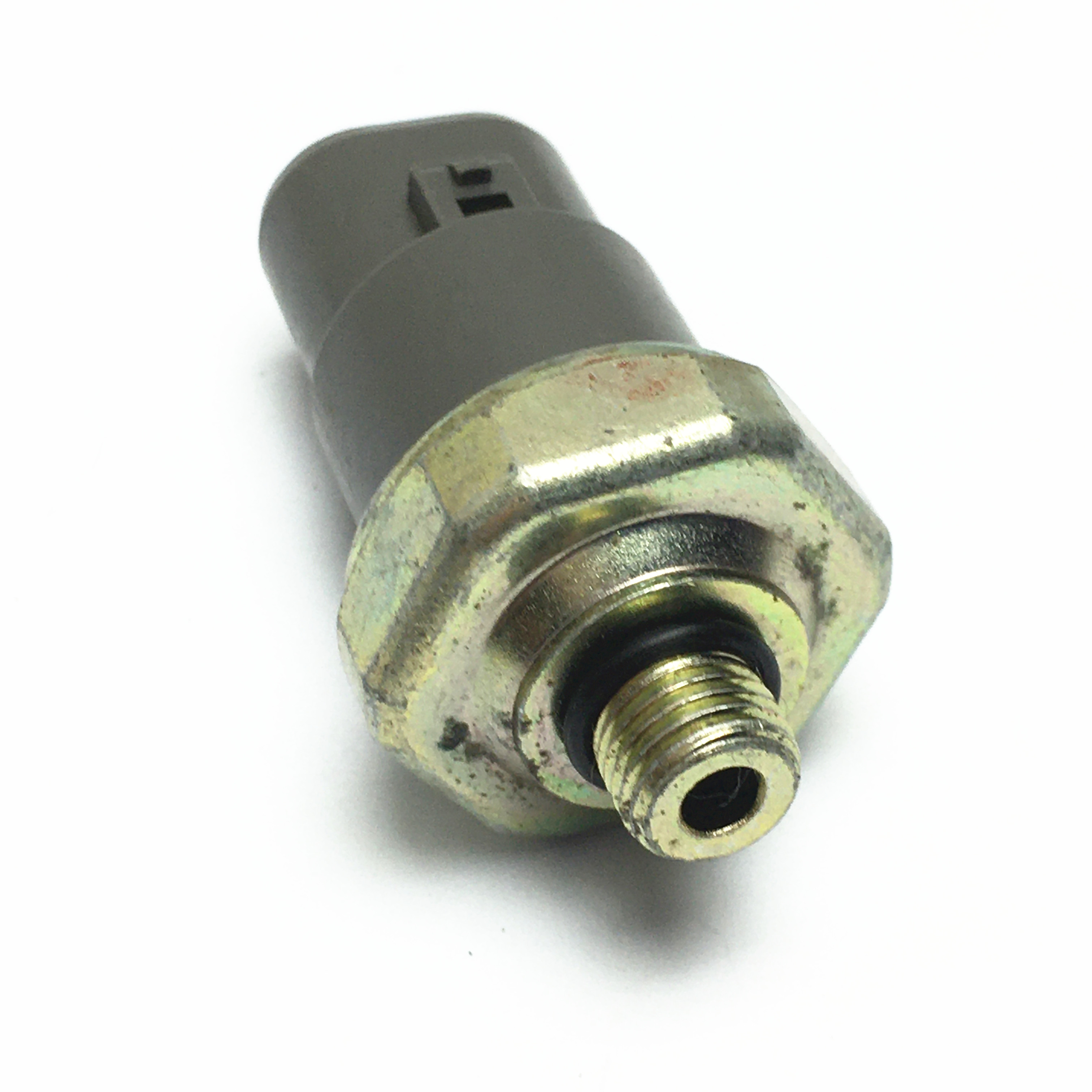 8970833440 48BW82S Oil Pressure Sensor