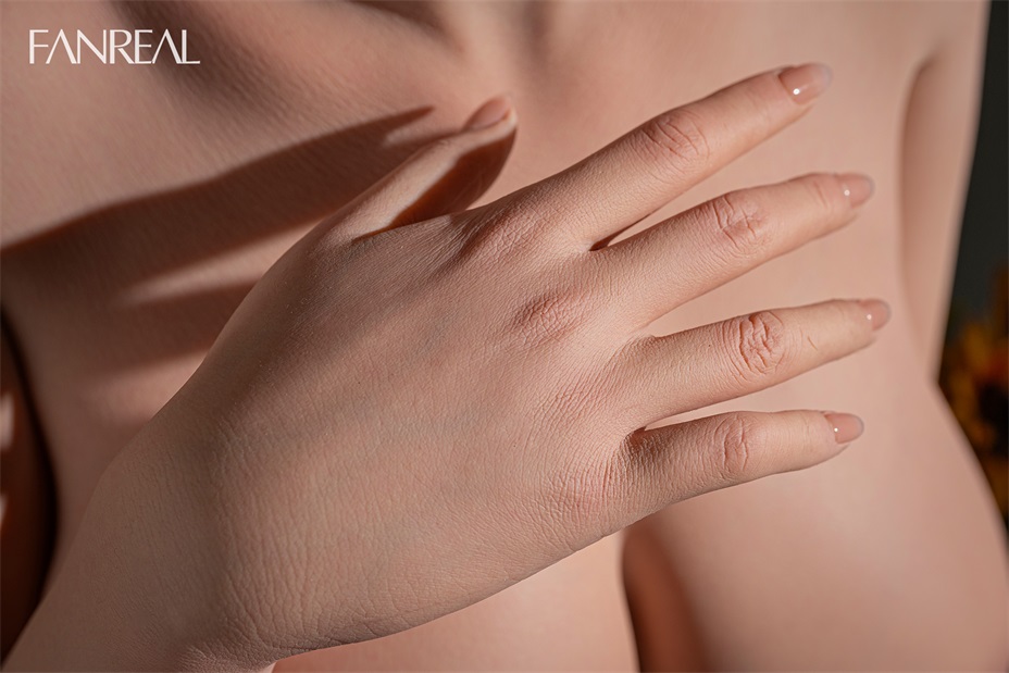 FanReal | Lila -5ft 7/170cm G-Cup Real Skin Silicone Sex Doll