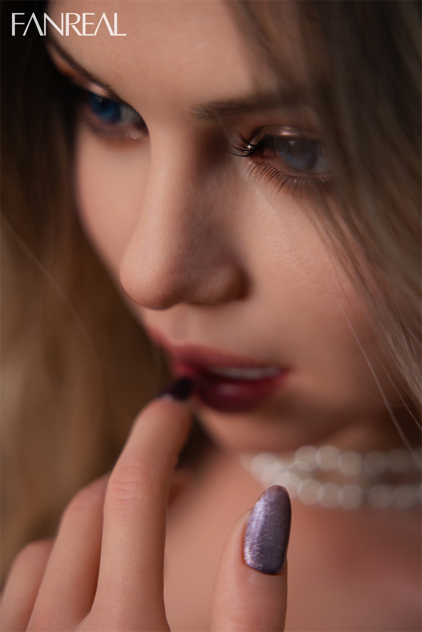 FanReal | Carlee - 3ft 1/95cm G-Cup Tanned Silicone Torso for Men