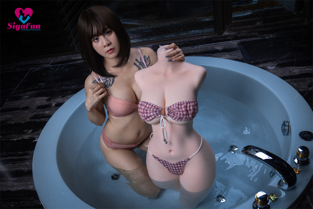 Sigafun丨 51.8LB Big Tits Sex Doll with Realistic Body Shape Torso Sex Doll-Monica