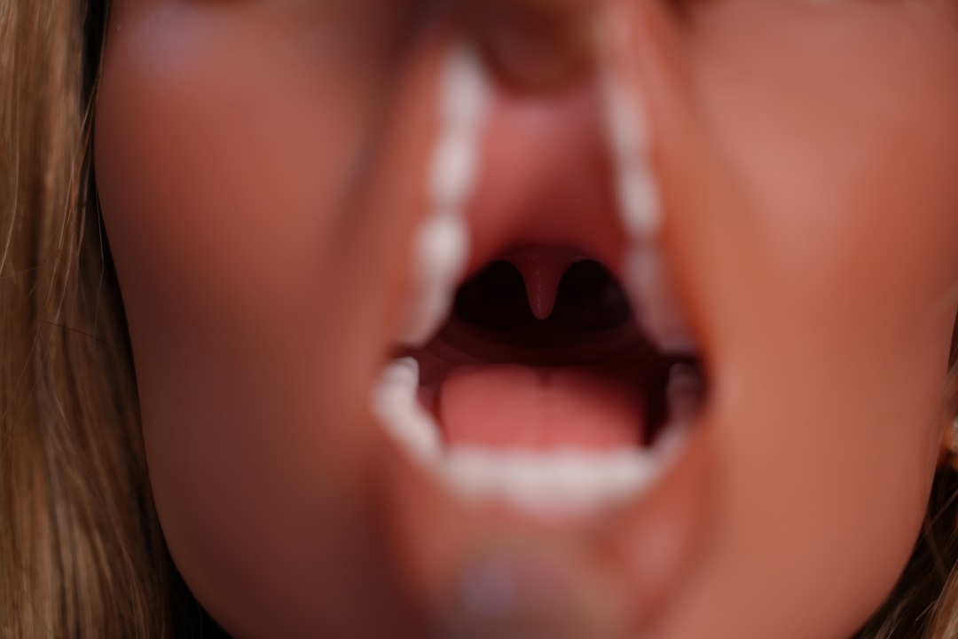 Top Fire丨Kelly - Ultra Light 5ft6 /170cm D-cup Movable Jaw Silicone Sex Doll