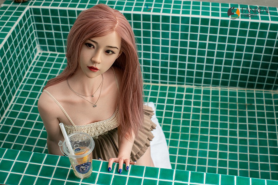 FanReal丨Qian – 158cm/5ft2 C-cup Small Breasts Silicone Sex Doll