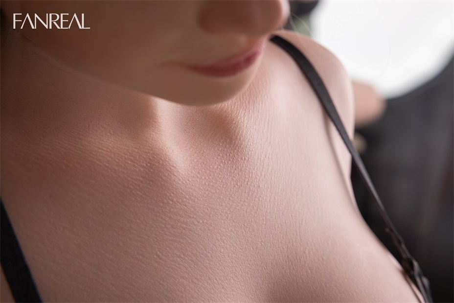 FanReal | Maria -3ft 5/108cm F-Cup Real Skin ROS Head Silicone Torso for Men