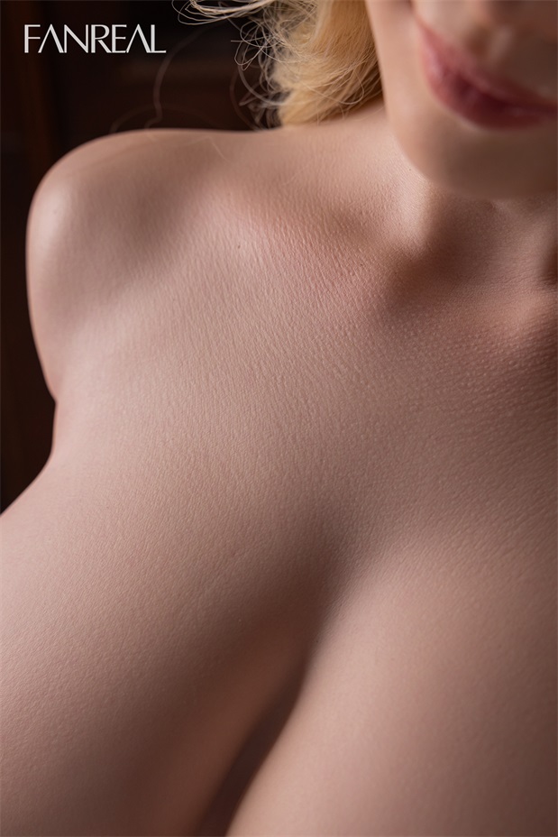 FanReal | Maria -3ft 5/108cm F-Cup Real Skin ROS Head Silicone Torso for Men