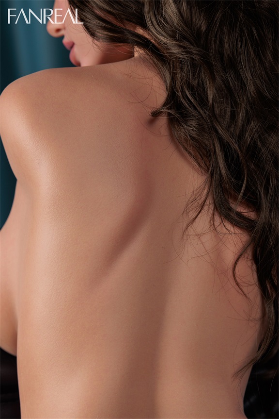 FanReal | Lila -3ft 6/111cm F-Cup Real Skin ROS Head Tanned Silicone Torso for Men