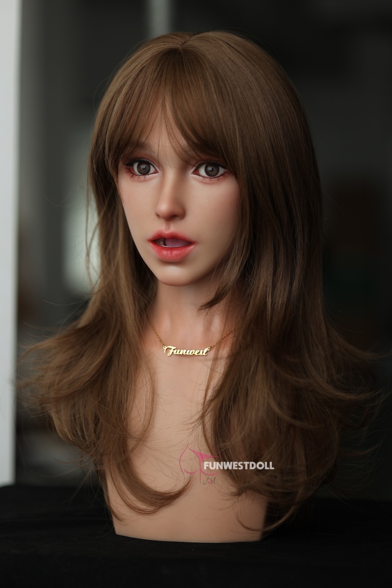 Funwest Doll | Silicone Head Stand